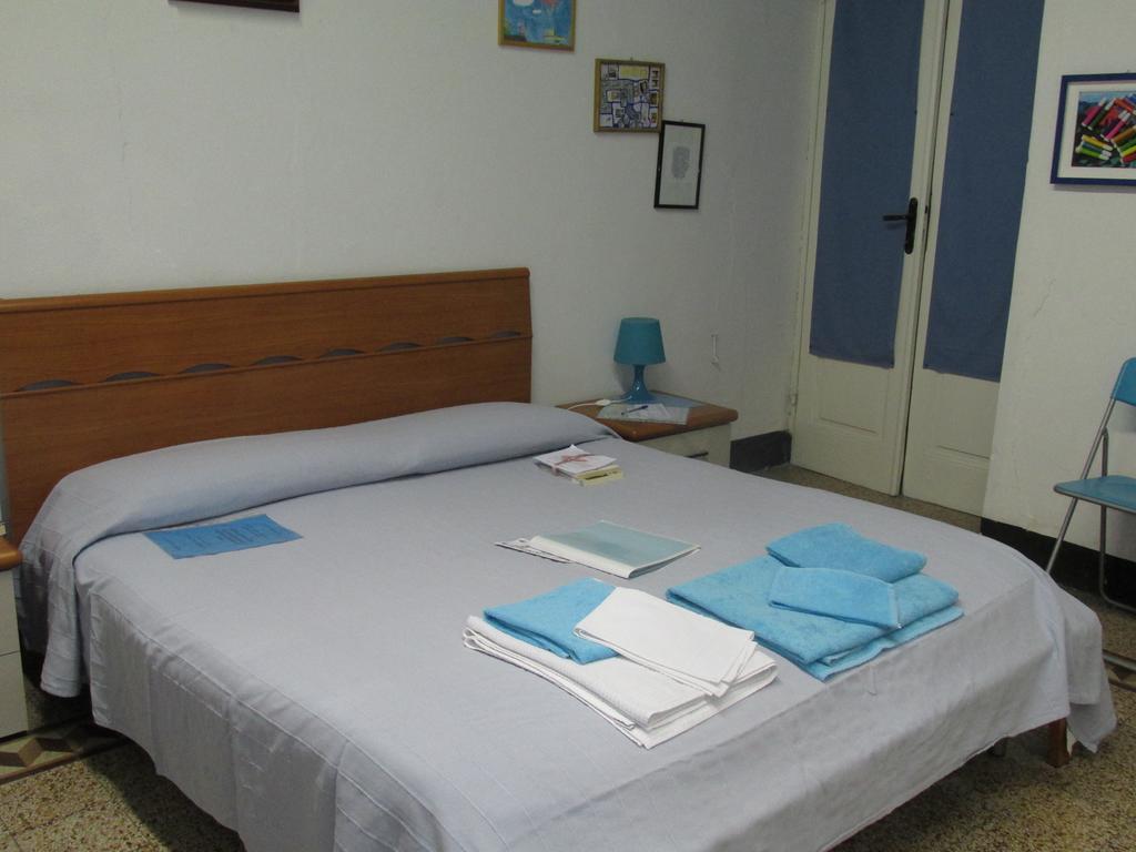 Guest House Erika لا سبيتسْيا الغرفة الصورة