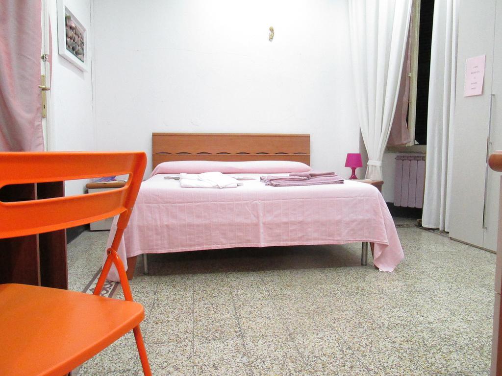 Guest House Erika لا سبيتسْيا الغرفة الصورة